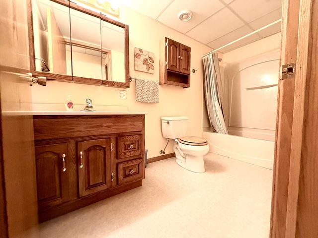 6 Edgewater Road, Slayton, MN 56172