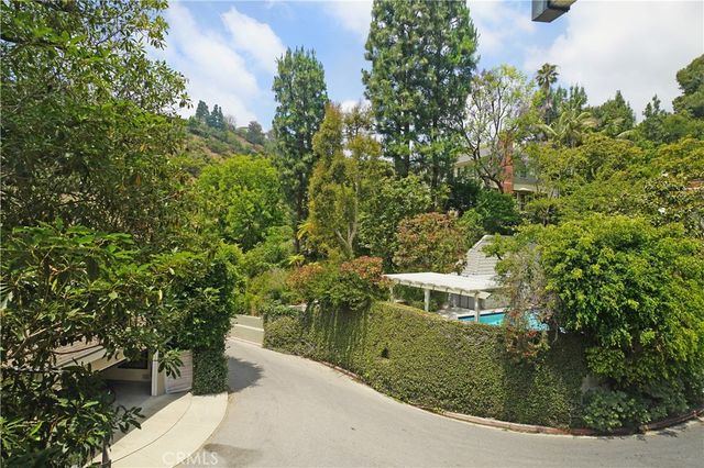 1364 Braeridge Drive, Beverly Hills, CA 90210