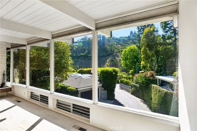 1364 Braeridge Drive, Beverly Hills, CA 90210