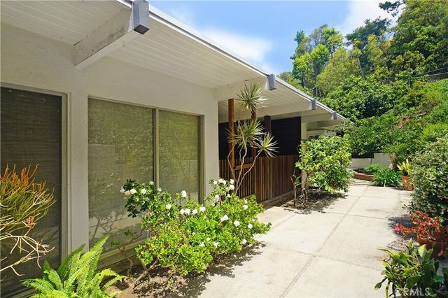 1364 Braeridge Drive, Beverly Hills, CA 90210