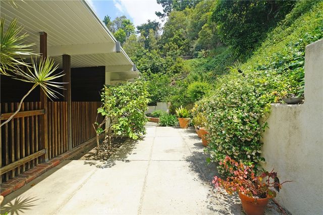 1364 Braeridge Drive, Beverly Hills, CA 90210