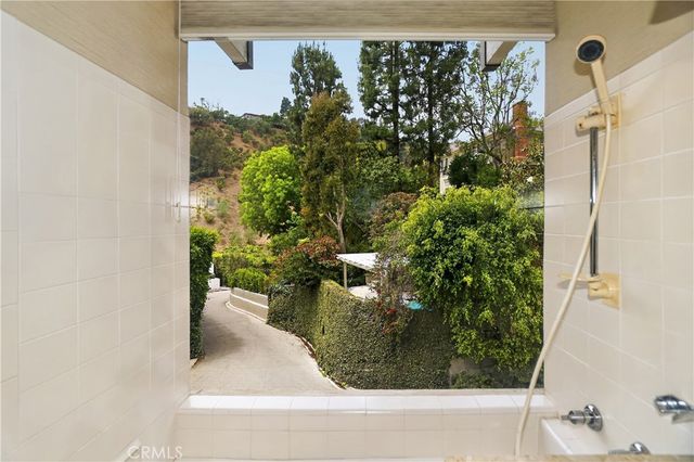 1364 Braeridge Drive, Beverly Hills, CA 90210