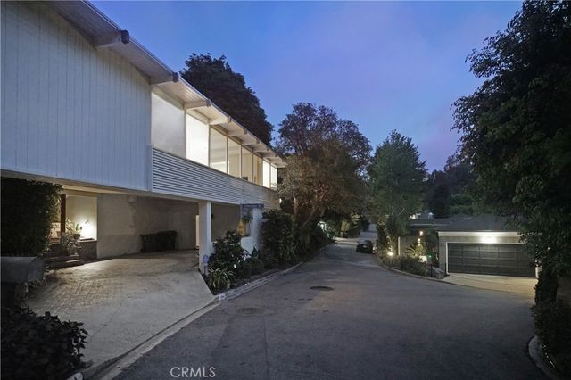 1364 Braeridge Drive, Beverly Hills, CA 90210