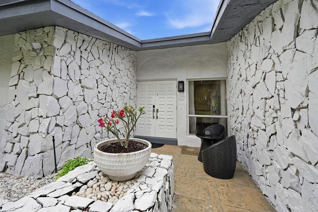 3307 NW 29th Avenue, Boca Raton, FL 33434