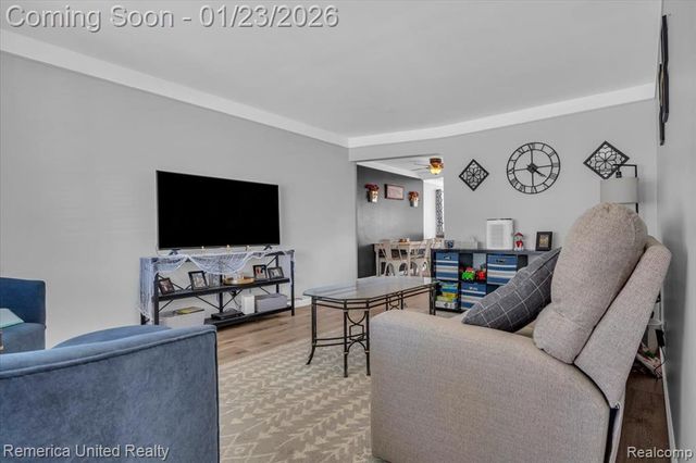 570 Cardwell Street, Garden City, MI 48135