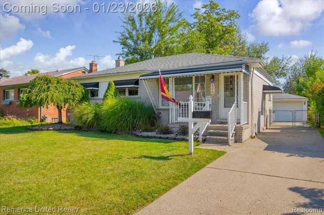 570 Cardwell Street, Garden City, MI 48135