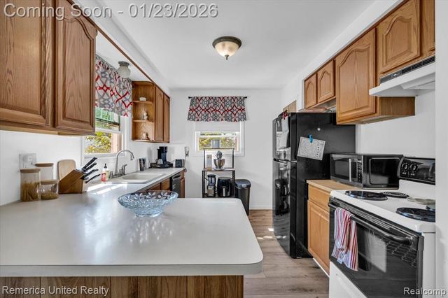 570 Cardwell Street, Garden City, MI 48135