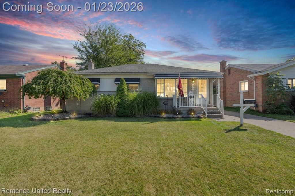 570 Cardwell Street, Garden City, MI 48135