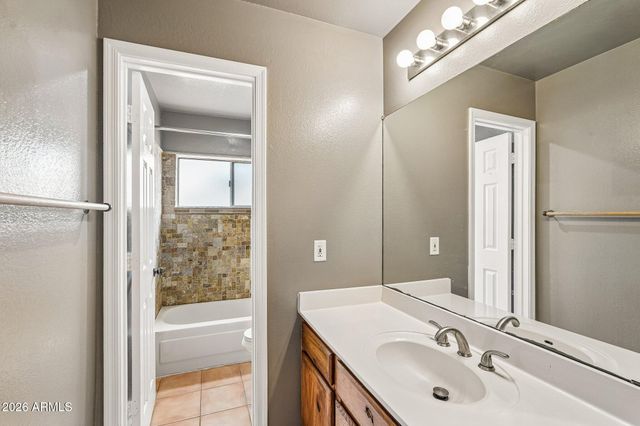 23843 N 41ST Avenue, Glendale, AZ 85310
