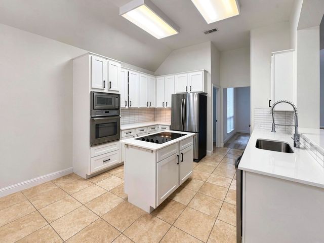 3867 Ridgelake Court, Addison, TX 75001