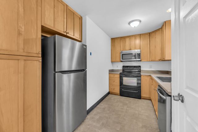 200 Jim Thorpe Dr, Clarksville, TN 37042