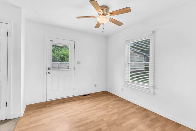 200 Jim Thorpe Dr, Clarksville, TN 37042