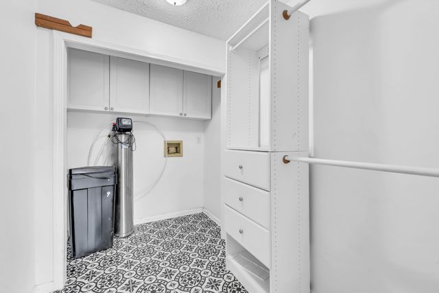 200 Jim Thorpe Dr, Clarksville, TN 37042