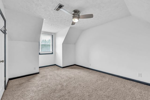 200 Jim Thorpe Dr, Clarksville, TN 37042