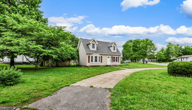 200 Jim Thorpe Dr, Clarksville, TN 37042