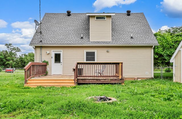200 Jim Thorpe Dr, Clarksville, TN 37042