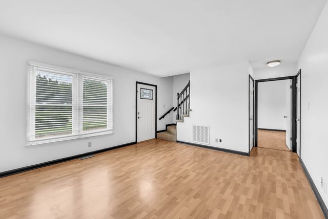 200 Jim Thorpe Dr, Clarksville, TN 37042