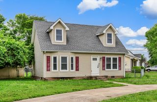 200 Jim Thorpe Dr, Clarksville, TN 37042