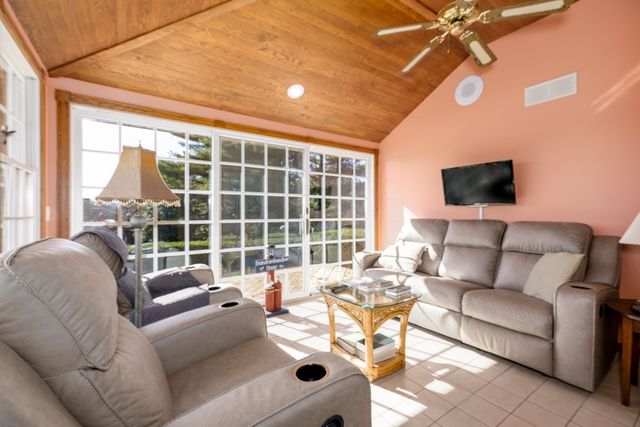 554 NE 80th Street, Pleasant Hill, IA 50327