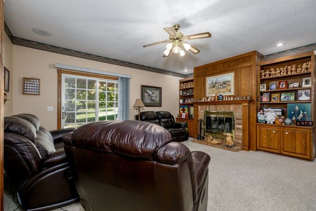 554 NE 80th Street, Pleasant Hill, IA 50327