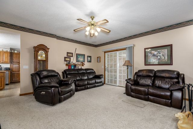 554 NE 80th Street, Pleasant Hill, IA 50327