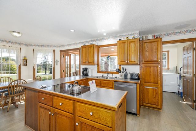 554 NE 80th Street, Pleasant Hill, IA 50327