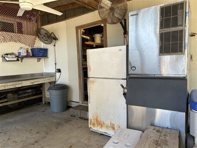 996 Oak Lane, Hackberry, LA 70645