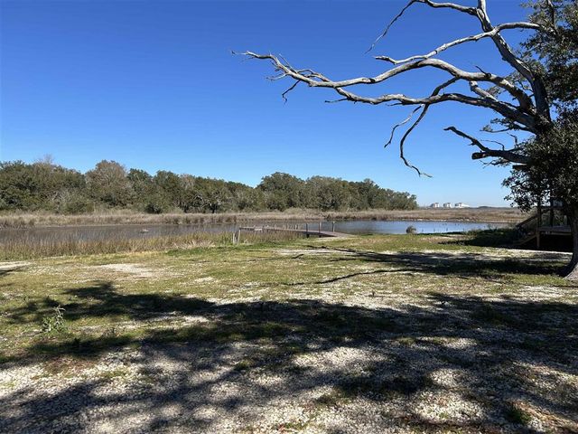 996 Oak Lane, Hackberry, LA 70645