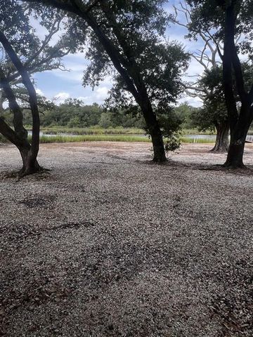 996 Oak Lane, Hackberry, LA 70645