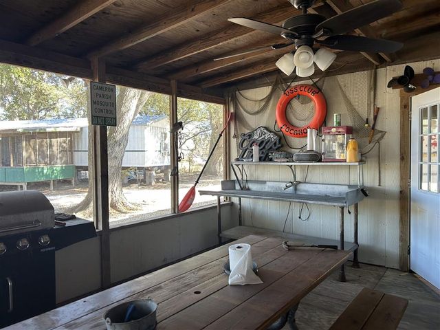 996 Oak Lane, Hackberry, LA 70645