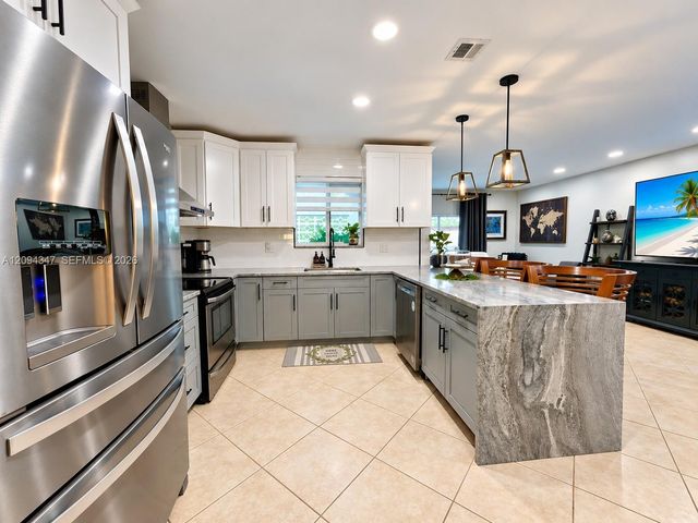6000 SW 94th Place, Miami, FL 33173