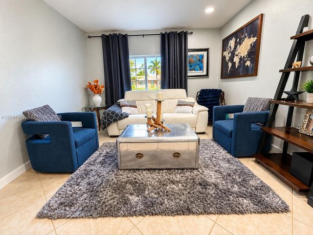 6000 SW 94th Place, Miami, FL 33173