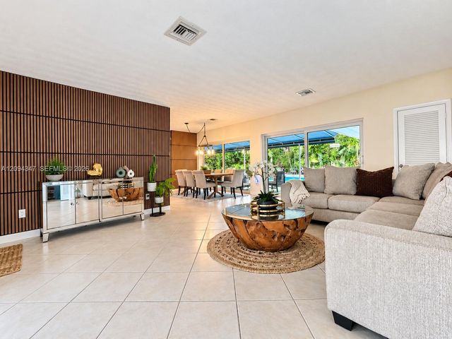 6000 SW 94th Place, Miami, FL 33173