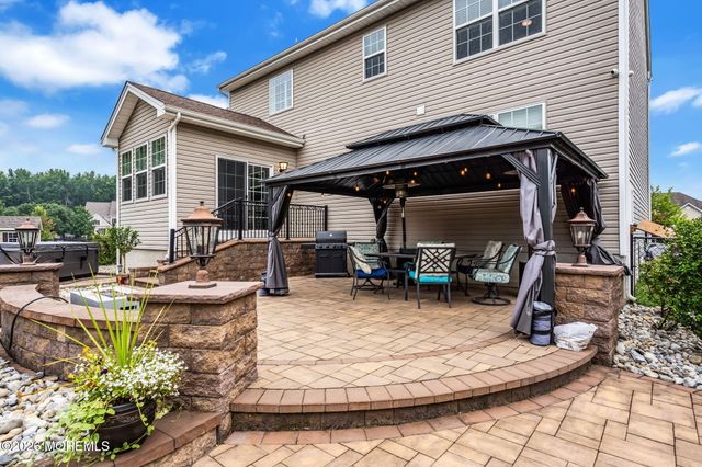 12 Whispering Grove Boulevard, Jackson, NJ 08527