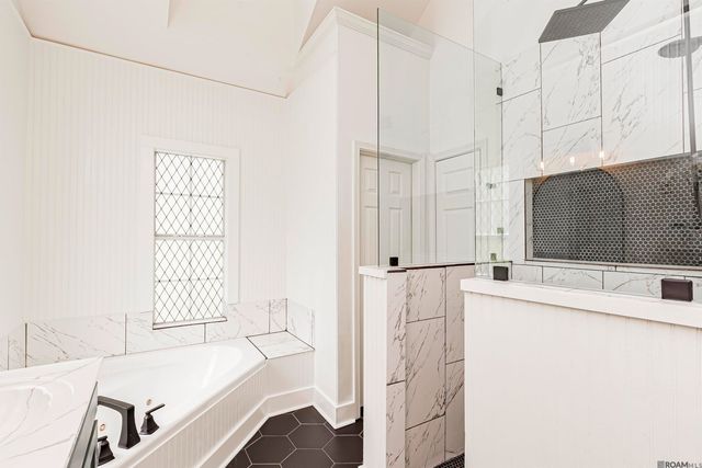 1959 Fairview Dr, Port Allen, LA 70767