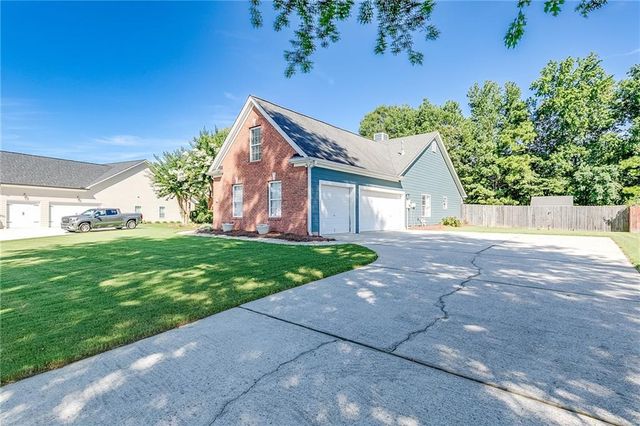 2760 Jay Oak Drive, Dacula, GA 30019