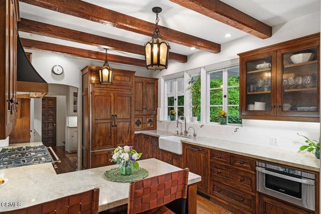 4166 Woodleigh Lane, La Canada Flintridge, CA 91011