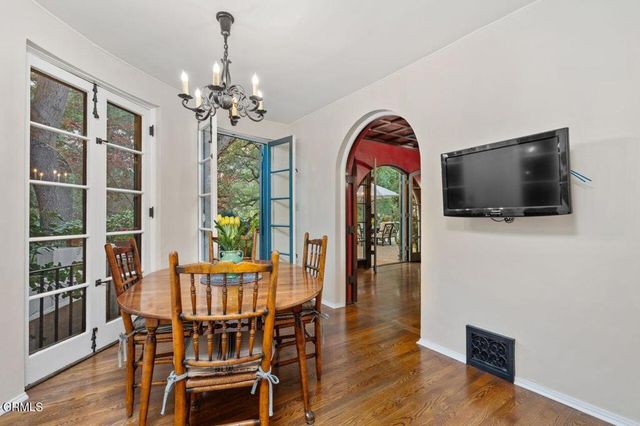 4166 Woodleigh Lane, La Canada Flintridge, CA 91011