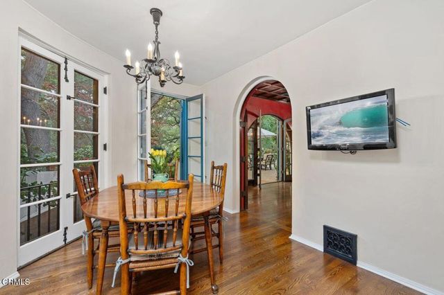 4166 Woodleigh Lane, La Canada Flintridge, CA 91011
