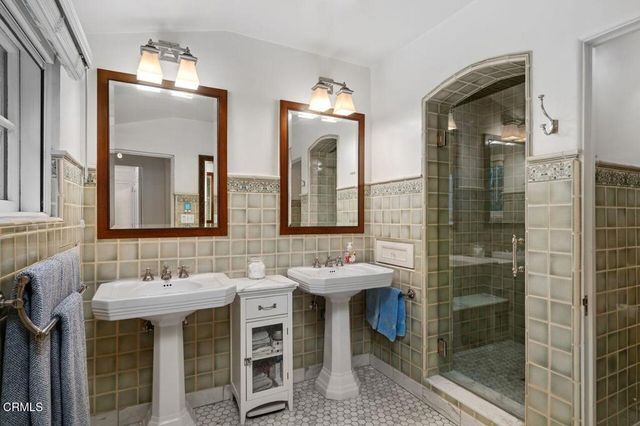 4166 Woodleigh Lane, La Canada Flintridge, CA 91011