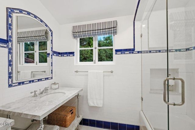 4166 Woodleigh Lane, La Canada Flintridge, CA 91011