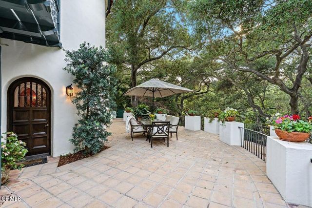 4166 Woodleigh Lane, La Canada Flintridge, CA 91011
