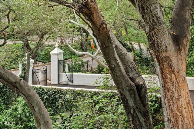 4166 Woodleigh Lane, La Canada Flintridge, CA 91011