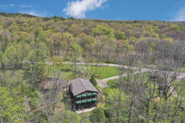 2098 Maya Lane, Sugar Grove, OH 43155