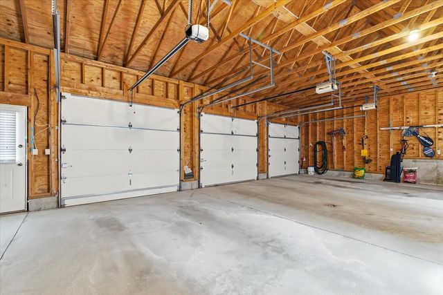 316 Elm Hill Drive, Clarendon, VT 05759