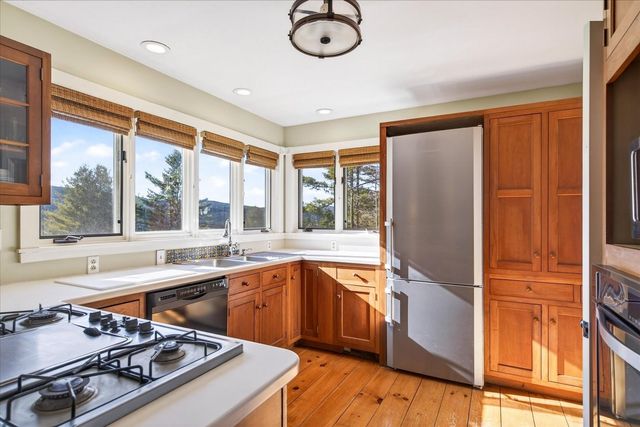316 Elm Hill Drive, Clarendon, VT 05759