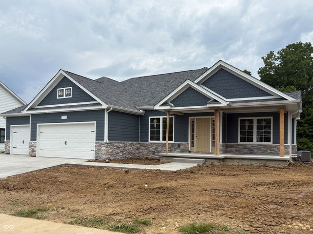 5026 Stonehaven Lane, Columbus, IN 47201