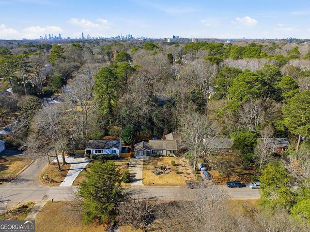 658 Sunstede Drive, Decatur, GA 30033