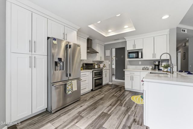 42718 Minstrel Drive, Lancaster, CA 93536