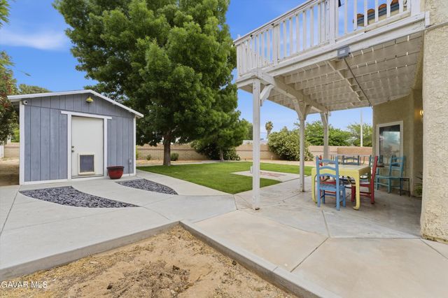 42718 Minstrel Drive, Lancaster, CA 93536